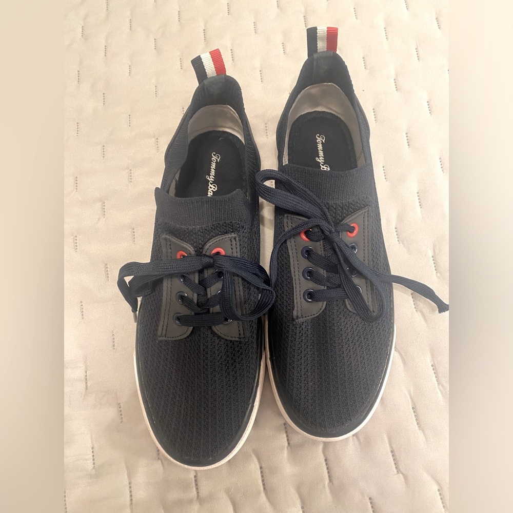 SNEAKERS- Tommy Bahama women’s size 9 1/2 navy blue